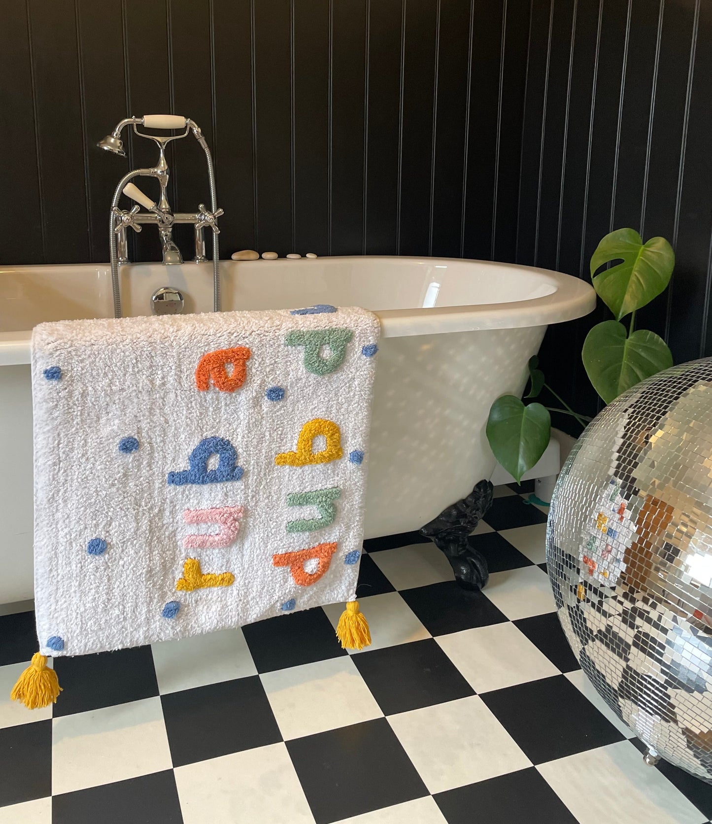 rub a dub dub spot bath mat